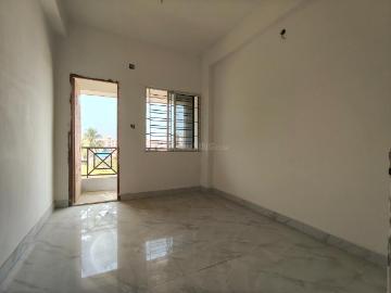 2 BHK Apartment in Chinar Park for resale Kolkata. The reference number is 20463379