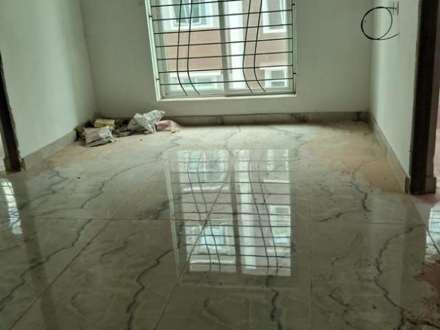 2 BHK Apartment in Chinar Park for resale Kolkata. The reference number is 20864235