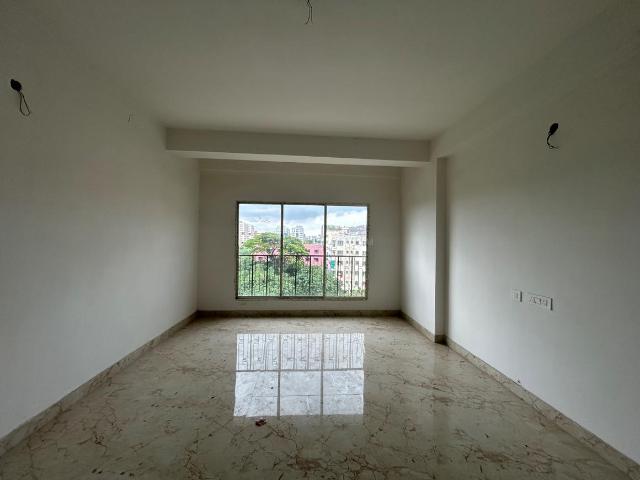 2 BHK Apartment in Chinar Park for resale Kolkata. The reference number is 21108143
