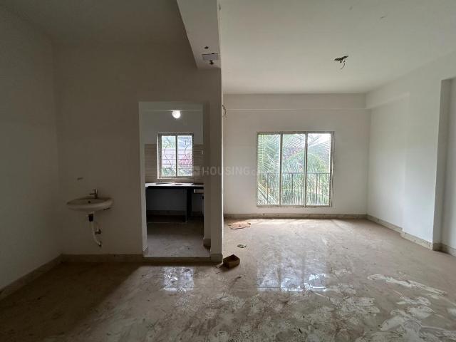 2 BHK Apartment in Chinar Park for resale Kolkata. The reference number is 21108178