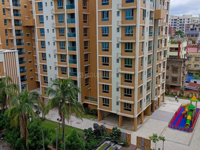 2 BHK Apartment in Chinar Park for resale Kolkata. The reference number is 21133332