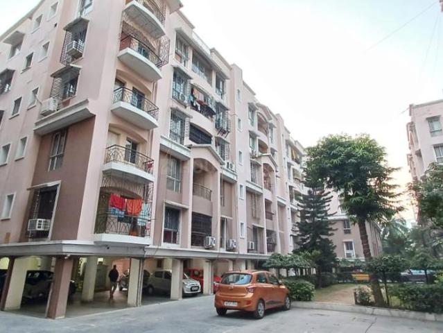 2 BHK Apartment in Chinar Park for resale Kolkata. The reference number is 21226495