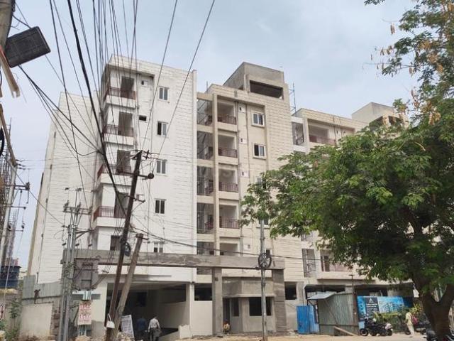 2 BHK Apartment in Chinthal Basthi for resale Hyderabad. The reference number is 21045482
