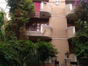 2 BHK Apartment in Chittaranjan Park for resale New Delhi. The reference number is 20031044