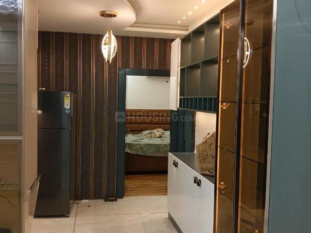 2 BHK Apartment in Crossings Republik for rent Ghaziabad. The reference number is 18517527