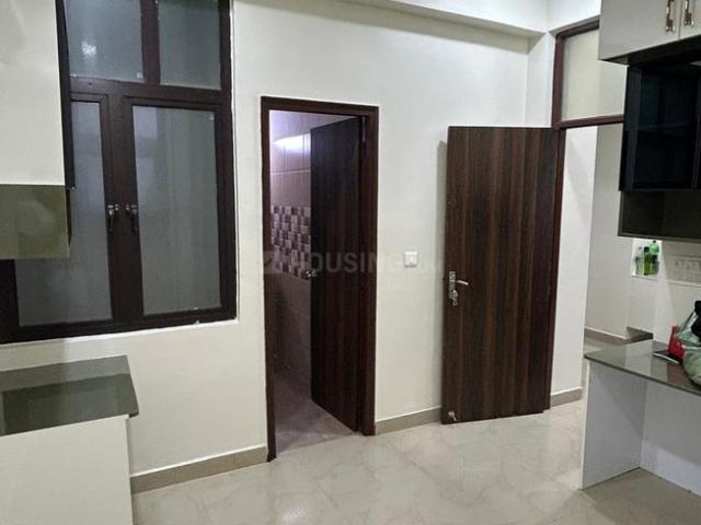 2 BHK Apartment in Crossings Republik for rent Ghaziabad. The reference number is 19023893