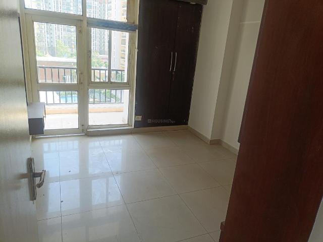 2 BHK Apartment in Crossings Republik for rent Ghaziabad. The reference number is 20294019