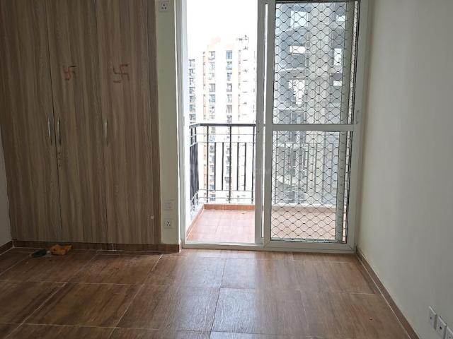 2 BHK Apartment in Crossings Republik for rent Ghaziabad. The reference number is 20742285