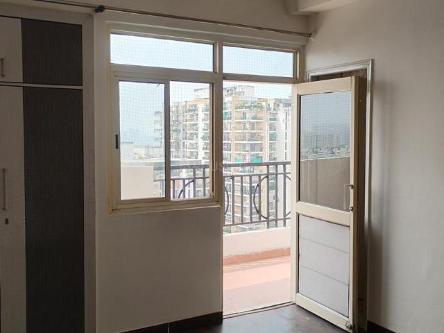 2 BHK Apartment in Crossings Republik for rent Ghaziabad. The reference number is 20970422