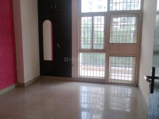 2 BHK Apartment in Crossings Republik for rent Ghaziabad. The reference number is 21169432