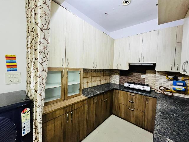 2 BHK Apartment in Crossings Republik for rent Ghaziabad. The reference number is 21136481