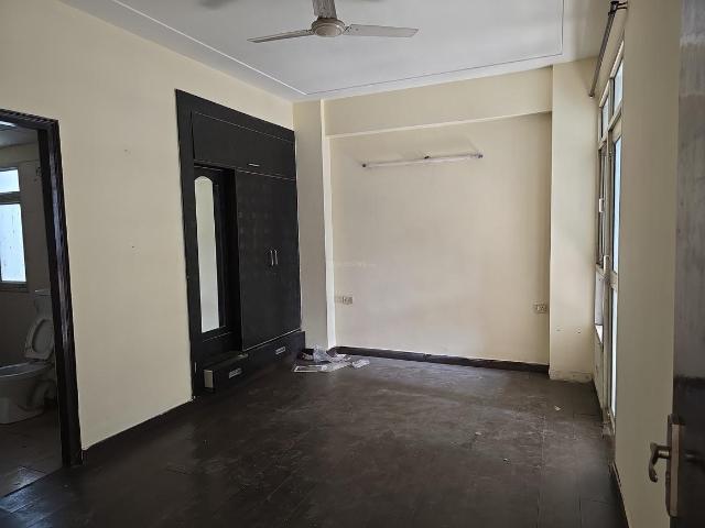 2 BHK Apartment in Crossings Republik for resale Ghaziabad. The reference number is 19576898