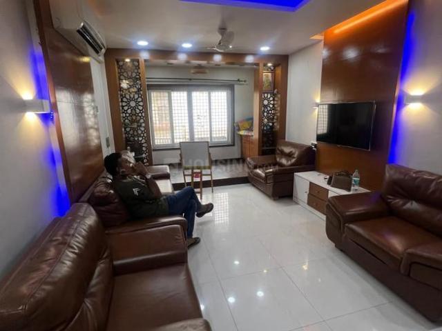 2 BHK Apartment in Ambawadi for rent Ahmedabad. The reference number is 19872639