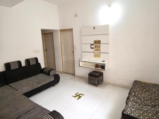 2 BHK Apartment in Ambawadi for rent Ahmedabad. The reference number is 21018262