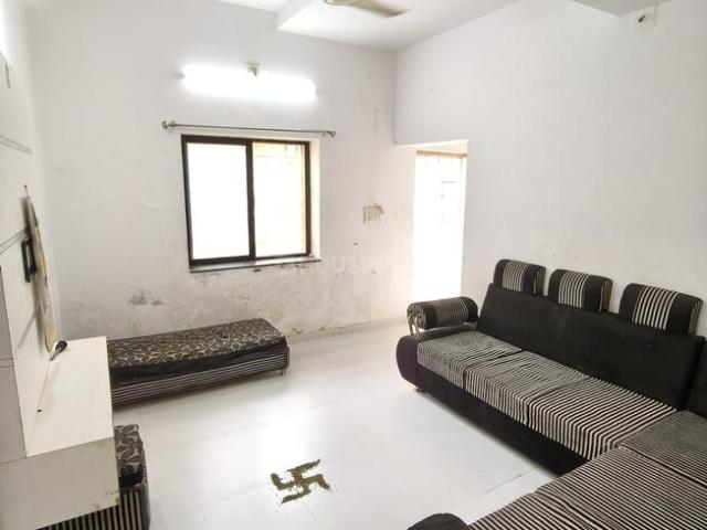 2 BHK Apartment in Ambawadi for rent Ahmedabad. The reference number is 21031997