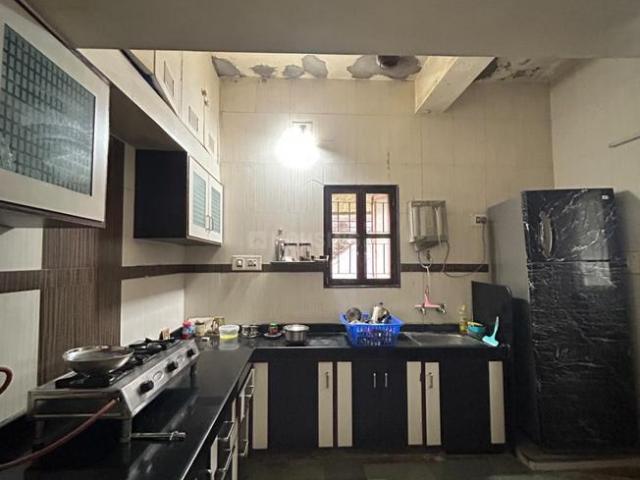 2 BHK Apartment in Ambawadi for rent Ahmedabad. The reference number is 21211821