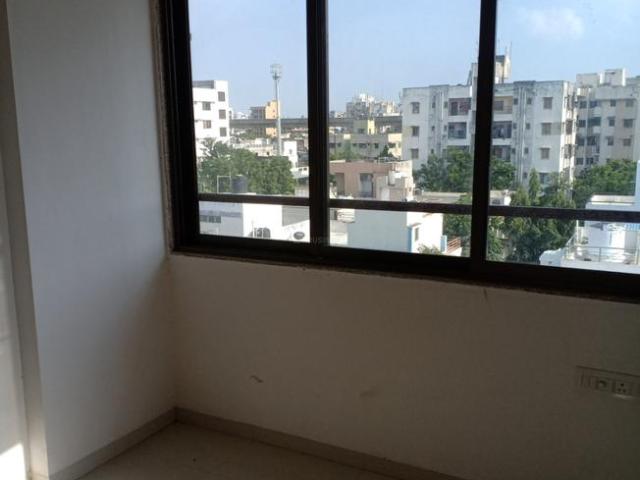 2 BHK Apartment in Ambawadi for resale Ahmedabad. The reference number is 9877614