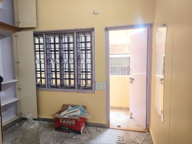 2 BHK Apartment in Amberpet for rent Hyderabad. The reference number is 20716215