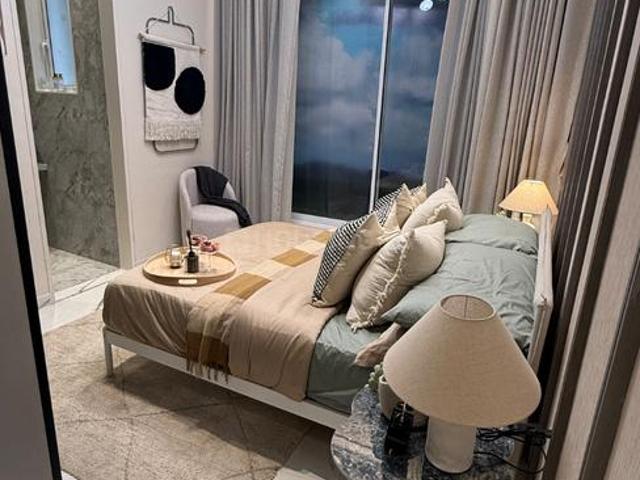2 BHK Apartment in Andheri West for resale Mumbai. The reference number is 17686341