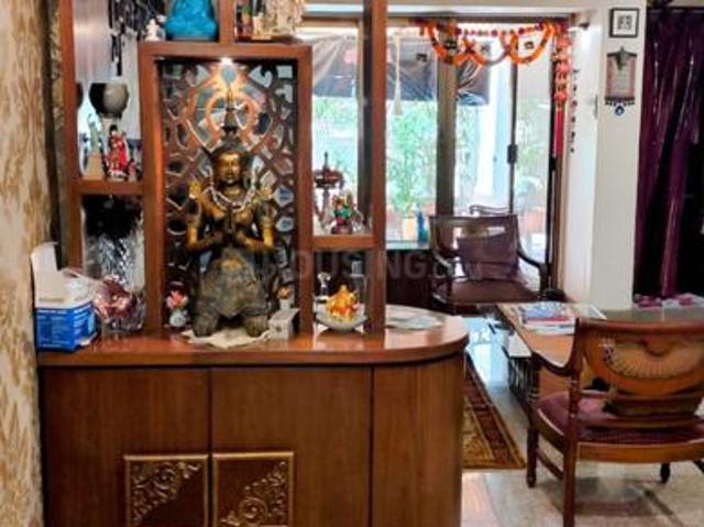 2 BHK Apartment in Andheri West for resale Mumbai. The reference number is 18368199