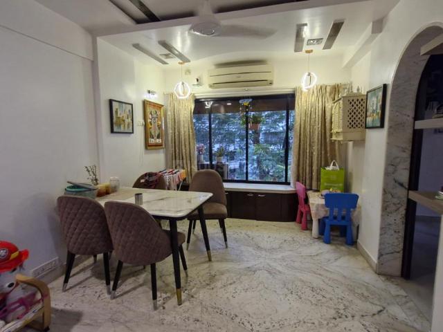 2 BHK Apartment in Andheri West for resale Mumbai. The reference number is 18667793