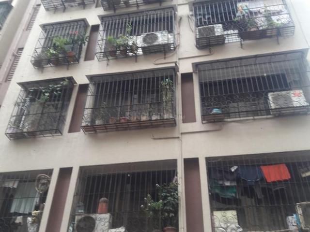 2 BHK Apartment in Andheri West for resale Mumbai. The reference number is 21074704