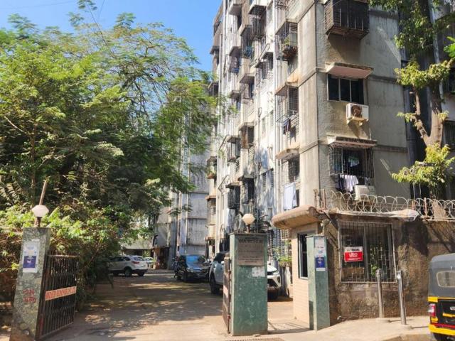 2 BHK Apartment in Andheri West for resale Mumbai. The reference number is 21098604