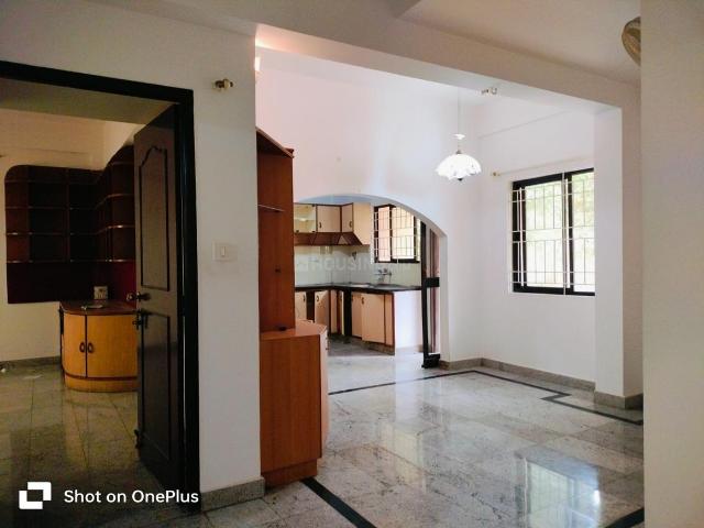 2 BHK Apartment in Adugodi for rent Bengaluru. The reference number is 20767202