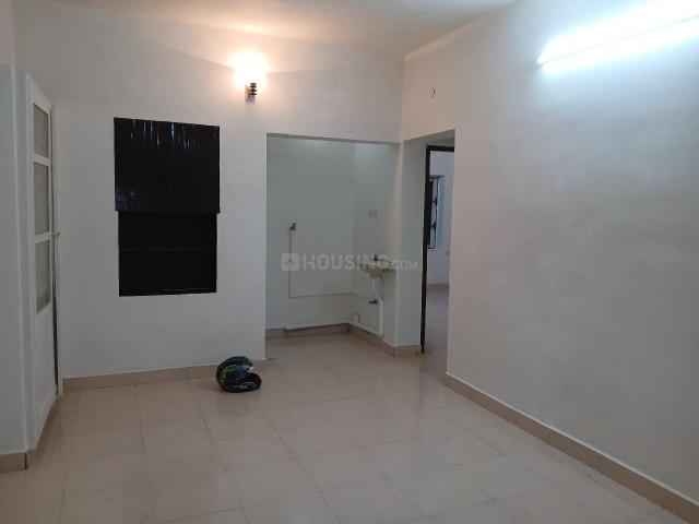 2 BHK Apartment in Adyar for rent Chennai. The reference number is 20774779