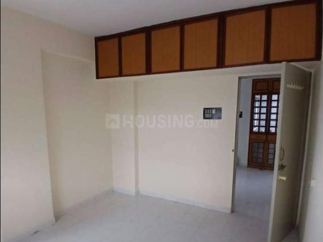 2 BHK Apartment in Adajan for rent Surat. The reference number is 17944404