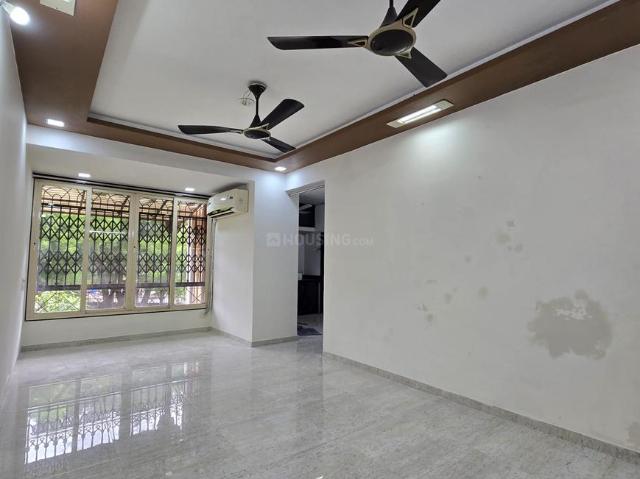 2 BHK Apartment in Adajan for rent Surat. The reference number is 20894521