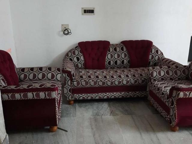 2 BHK Apartment in Agarpara for rent Kolkata. The reference number is 13687259