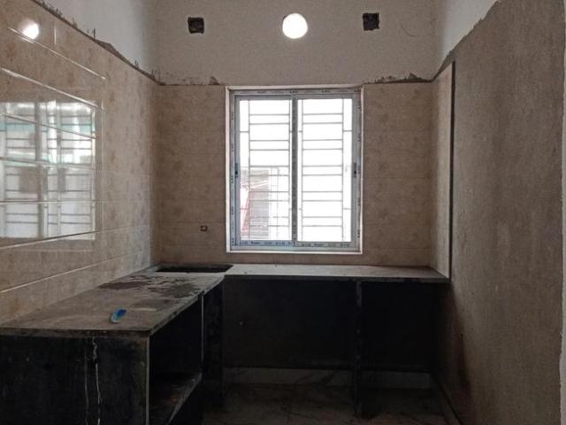 2 BHK Apartment in Agarpara for resale Kolkata. The reference number is 18635620