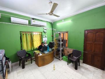 2 BHK Apartment in Airport Gate no. 1 for rent Kolkata. The reference number is 19239950