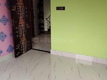 2 BHK Apartment in Airport Gate no. 1 for rent Kolkata. The reference number is 19827007