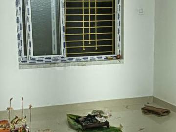 2 BHK Apartment in Airport Gate no. 1 for rent Kolkata. The reference number is 20272124