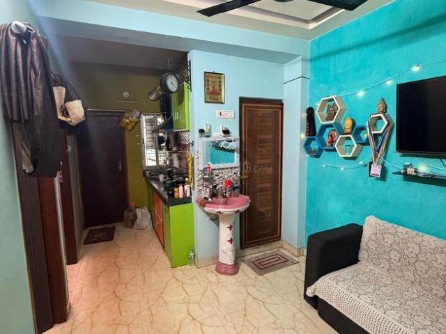 2 BHK Apartment in Airport Gate no. 1 for rent Kolkata. The reference number is 20596672