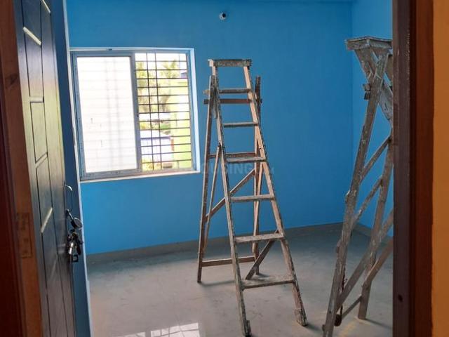 2 BHK Apartment in Airport Gate no. 1 for rent Kolkata. The reference number is 21165158