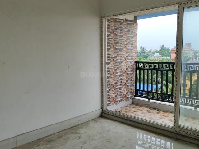 2 BHK Apartment in Airport Gate no. 1 for resale Kolkata. The reference number is 18393246