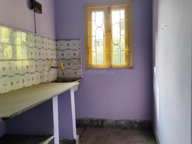 2 BHK Apartment in Airport Gate no. 1 for resale Kolkata. The reference number is 18753061
