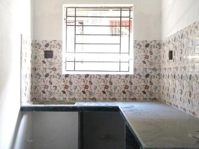 2 BHK Apartment in Airport Gate no. 1 for resale Kolkata. The reference number is 19408861