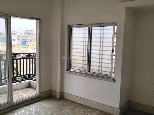 2 BHK Apartment in Airport Gate no. 1 for resale Kolkata. The reference number is 19699921