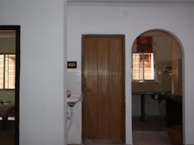 2 BHK Apartment in Airport Gate no. 1 for resale Kolkata. The reference number is 19797726