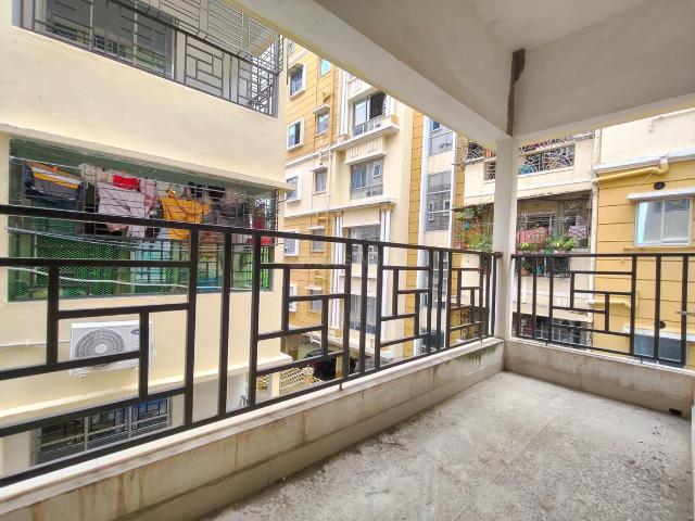 2 BHK Apartment in Airport Gate no. 1 for resale Kolkata. The reference number is 21188942