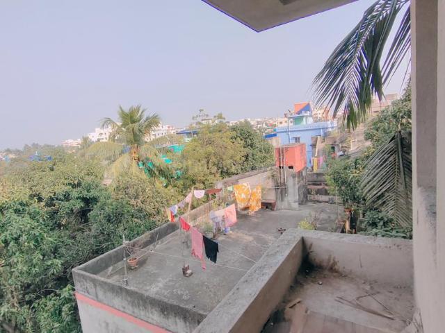2 BHK Apartment in Airport Gate No. 3 for resale Kolkata. The reference number is 13432920
