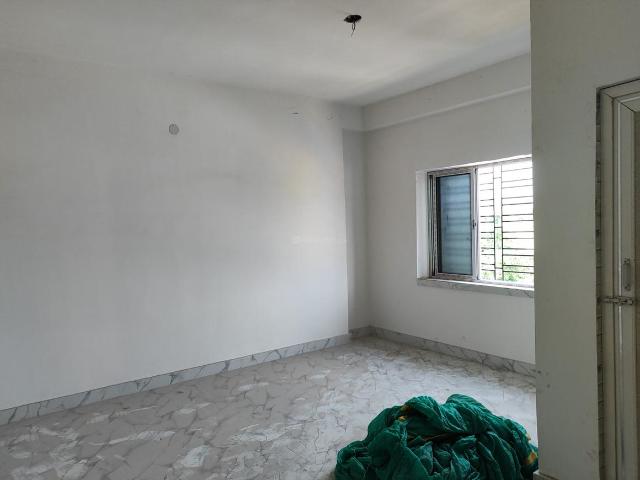 2 BHK Apartment in Airport Gate No. 3 for resale Kolkata. The reference number is 20988144
