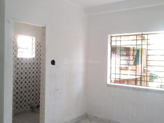 2 BHK Apartment in Airport Gate No. 3 for resale Kolkata. The reference number is 21127408