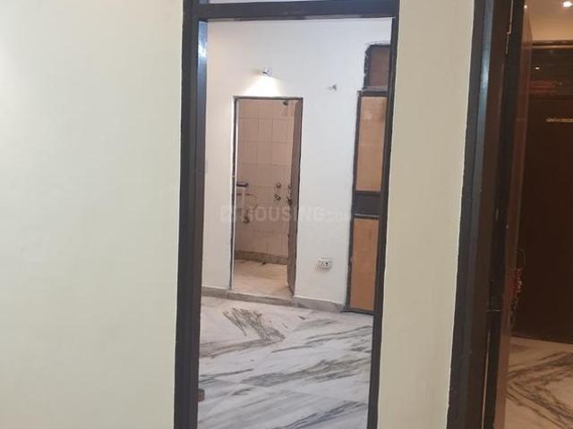 2 BHK Apartment in Arjun Nagar for rent New Delhi. The reference number is 2879353