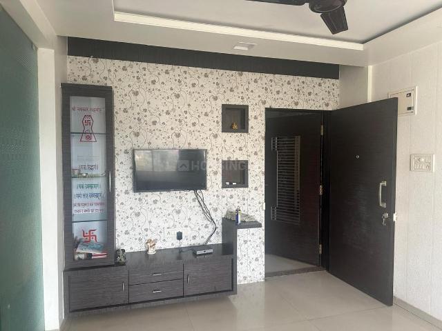 2 BHK Apartment in Athwa for rent Surat. The reference number is 19672543