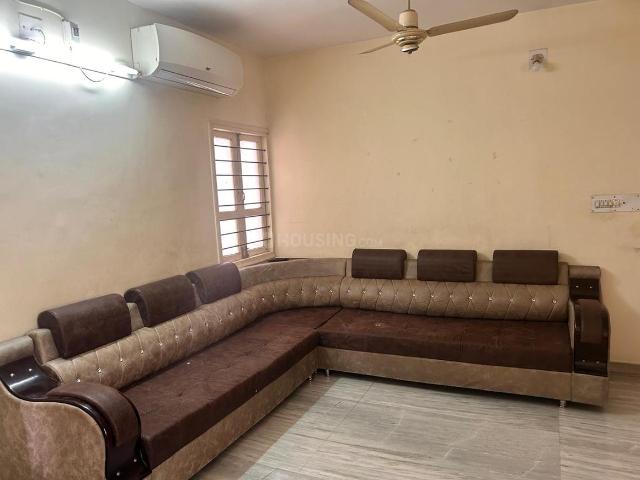 2 BHK Apartment in Bodakdev for rent Ahmedabad. The reference number is 18067771